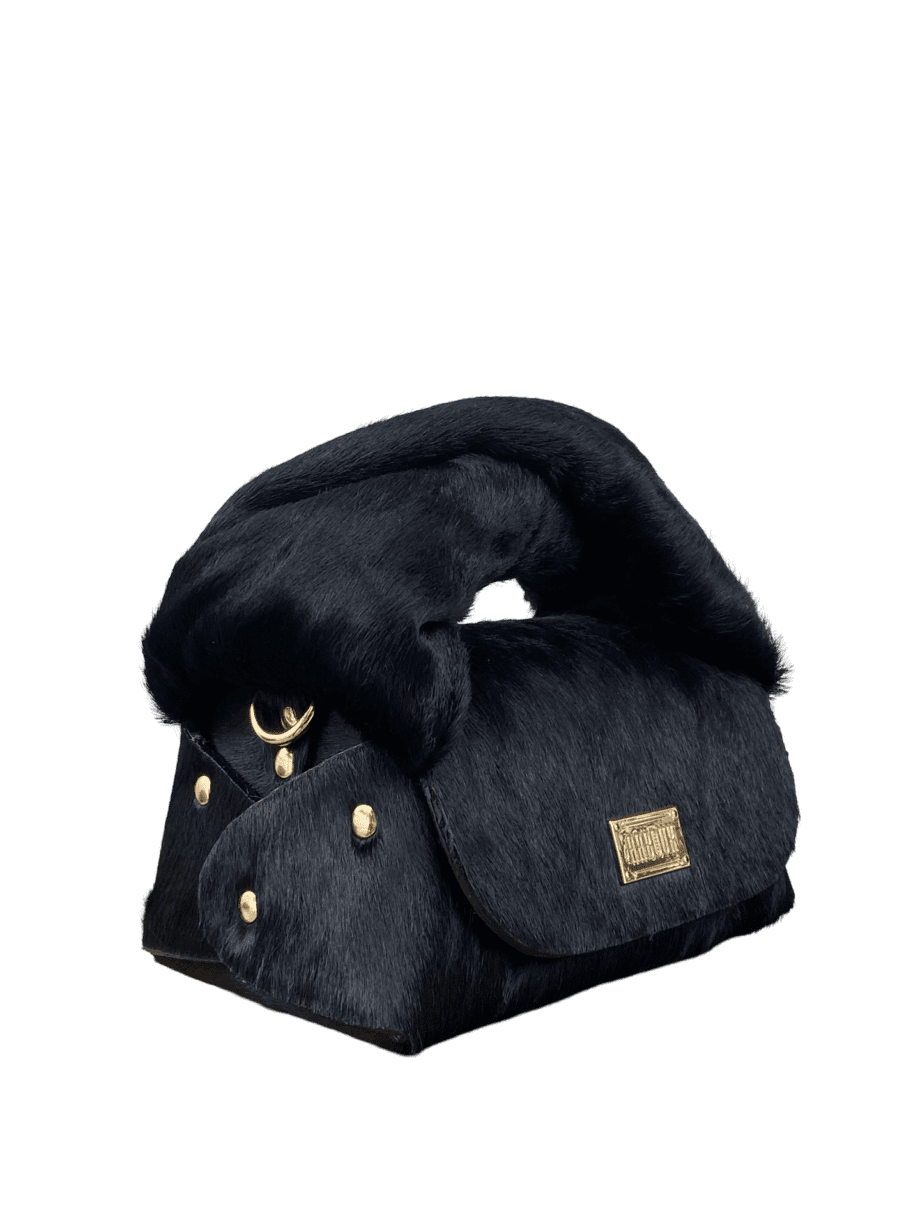Nury Black Pony