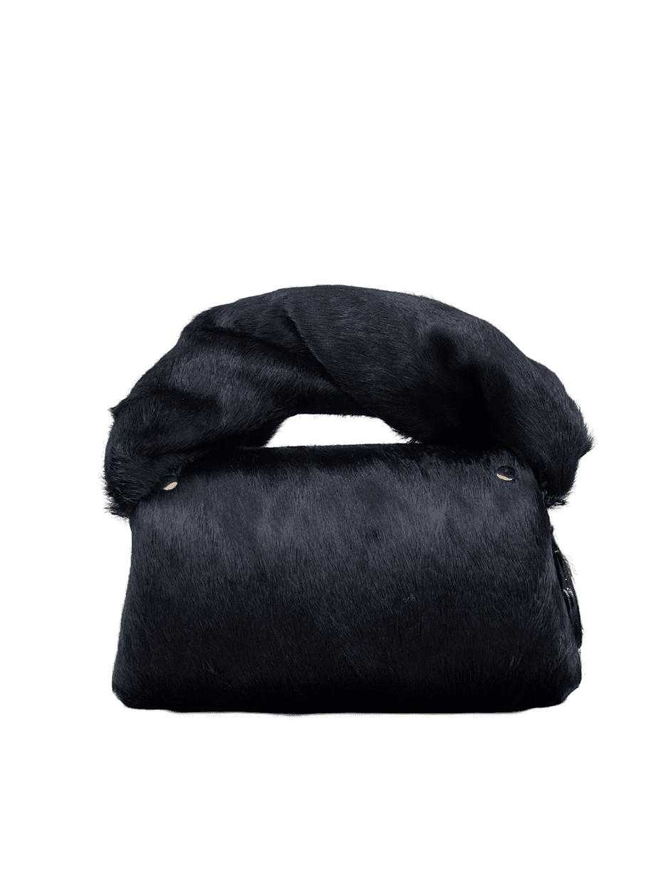 Nury Black Pony