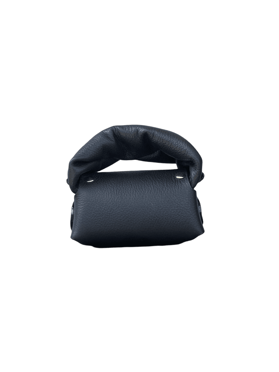 Lily Black Pebble Grain