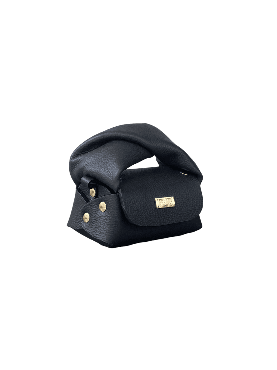 Lily Black Pebble Grain