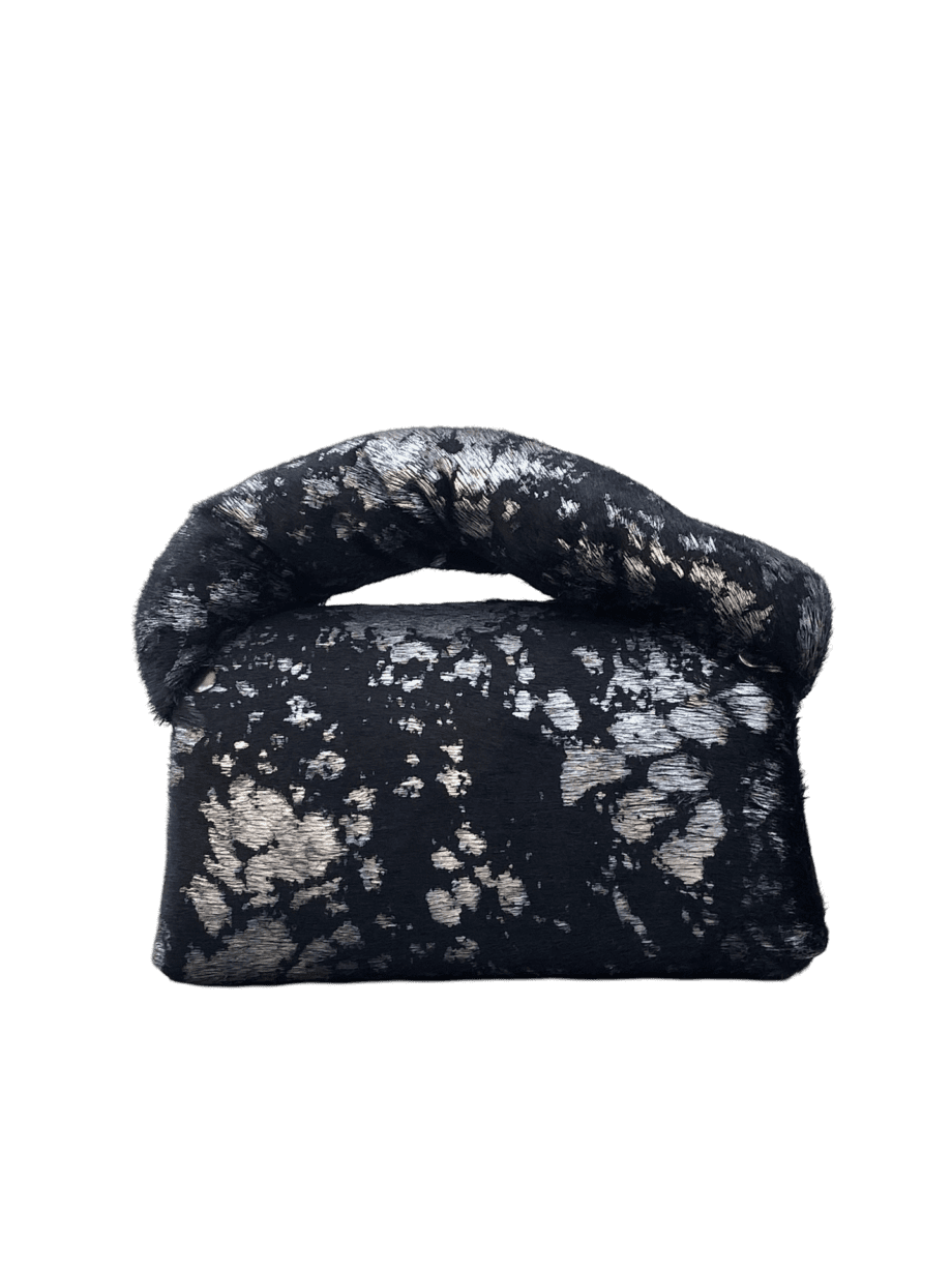 Ṣeyi Black with Silver Peekaboo Pony